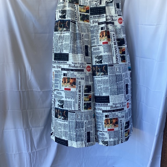 Newspaper print palazzo pants - Picture 2 of 4